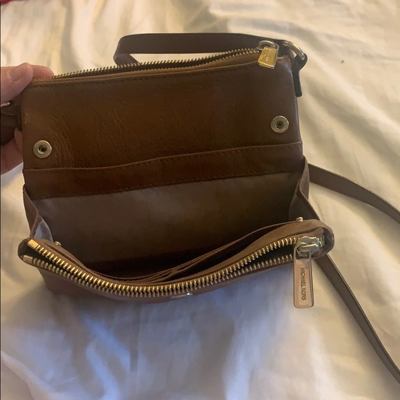 Micheal Kors Purse - Picture 2 of 3